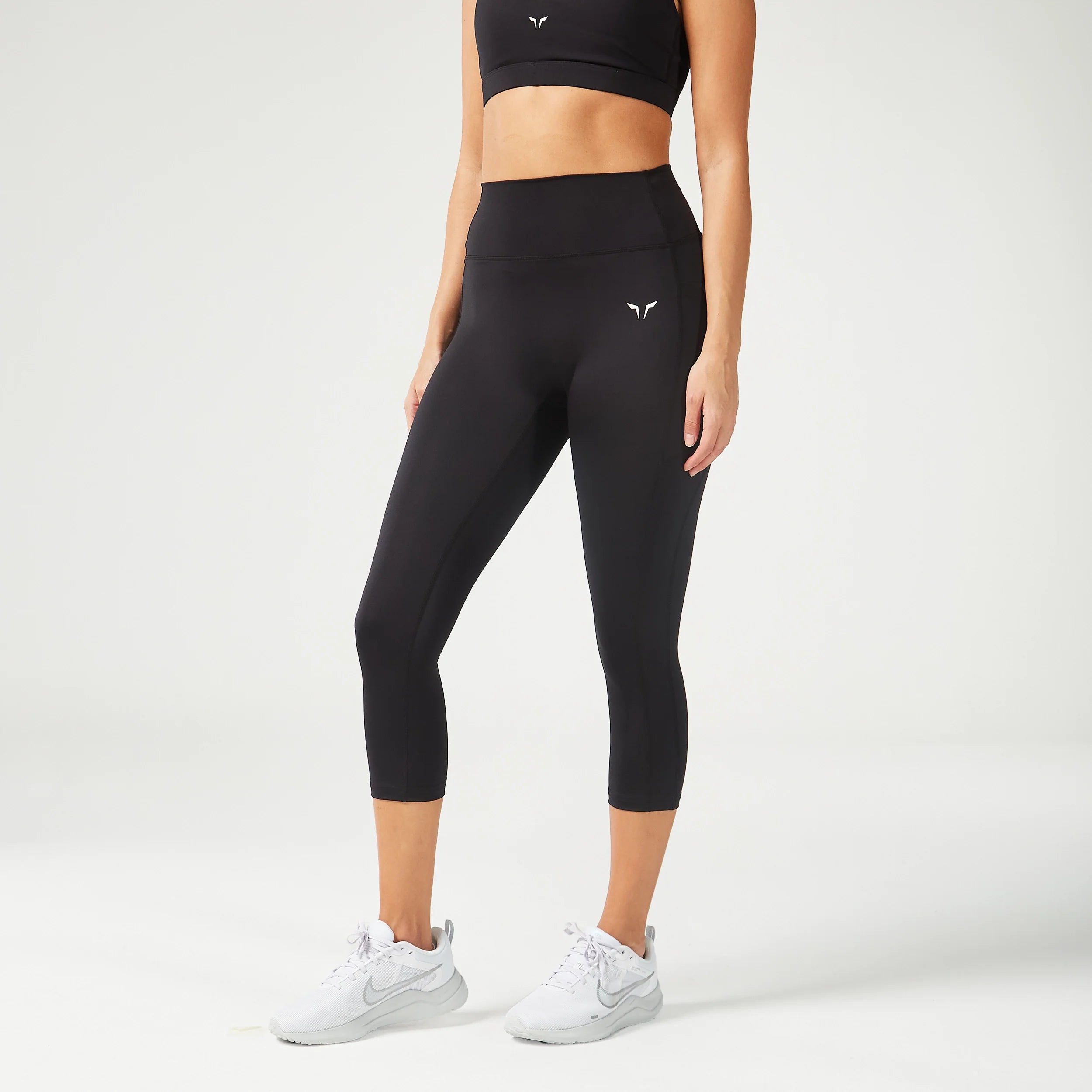 Women's Tight Trousers with Mesh Panels in Black for a Sexy and Modern AppearanceEssential ACT Leggings 21" 2.0 - Black