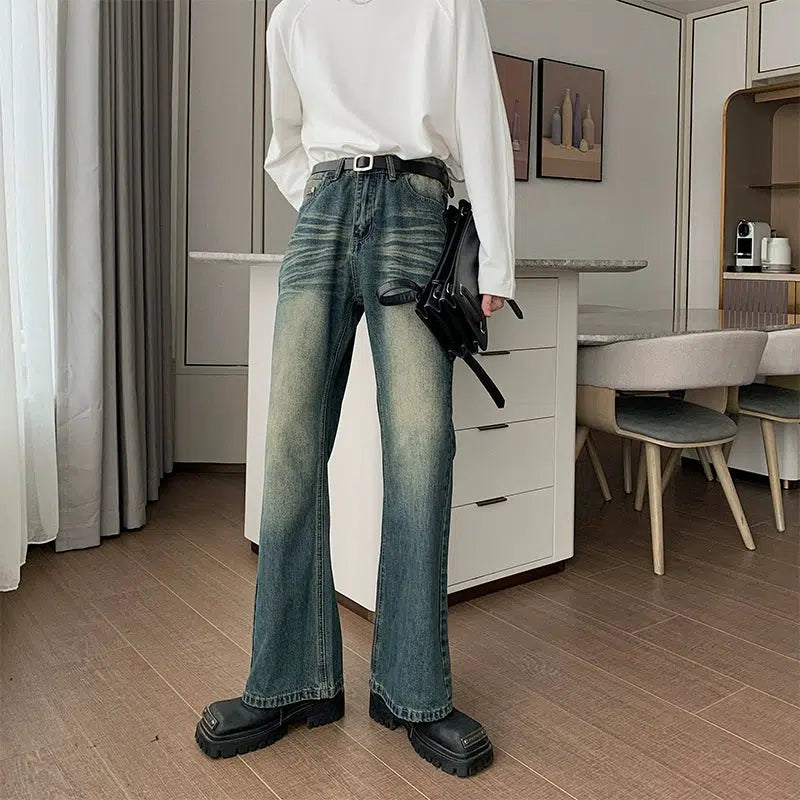 Acid - wash women jeans with a retro finishHigh Waist Washed Straight Leg Jeans