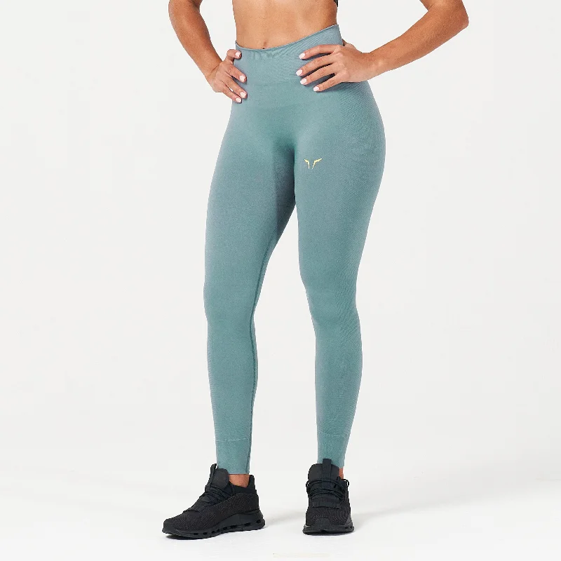 Women's Denim - Look Tight Trousers in Light Blue for a Casual and Versatile OptionLab360° Seamless Cuffed Leggings - Goblin Blue