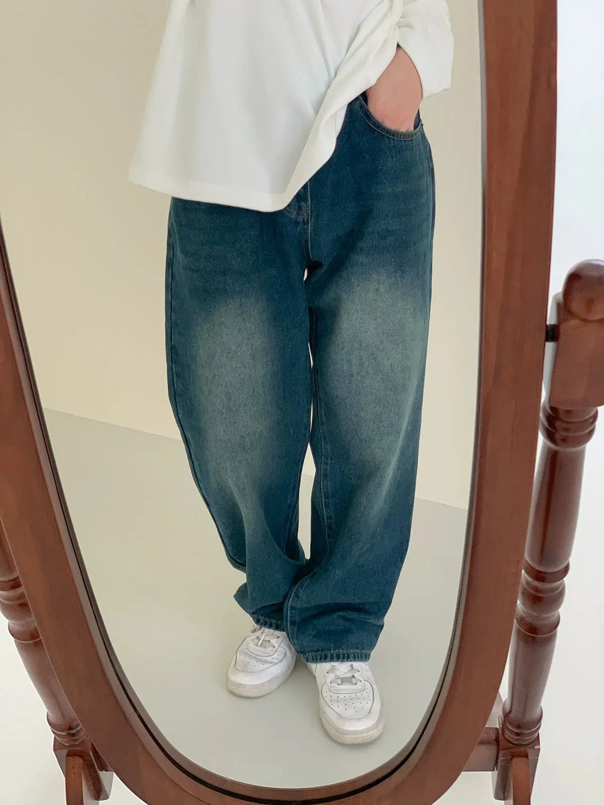 Mom jeans for a nostalgic and casual lookRetro Blue Straight Leg Jeans