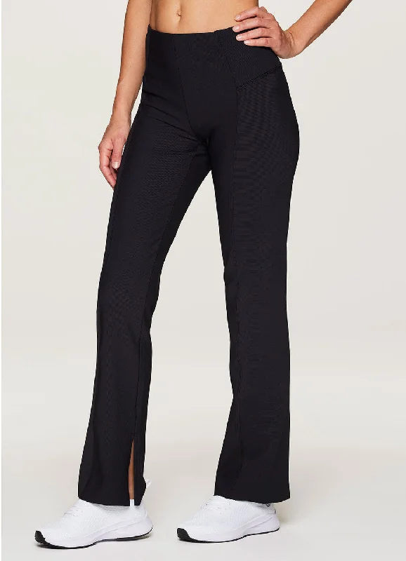 Women's Denim - Look Tight Trousers in Light Blue for a Casual and Versatile OptionStudio to Street Flare Legging