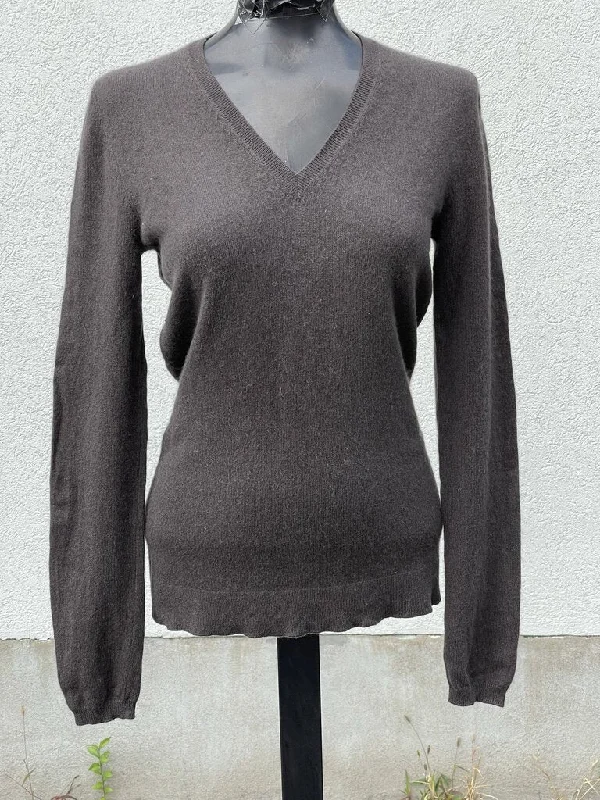 Plus Size Women's Side - Slit Sweaters in Bold SolidsHolt Renfrew Cashmere Sweater M