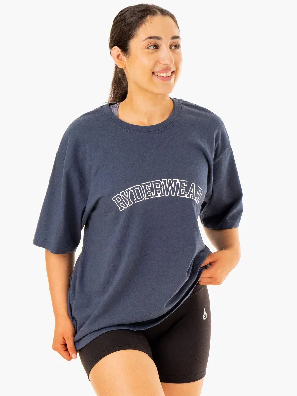 Crew Neck Women T Shirt with a Timeless DesignOversized T-Shirt - Washed Blue