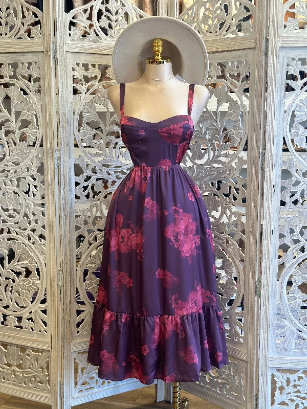 Little Black Women Dress with Sequins for a Glamorous Night OutDark Purple Floral Fit and Flare Dress- Not Stretchy, No Estira