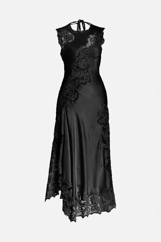 Pleated Women Dress with a Timeless and Elegant TextureKaia Silk Dress in Noir