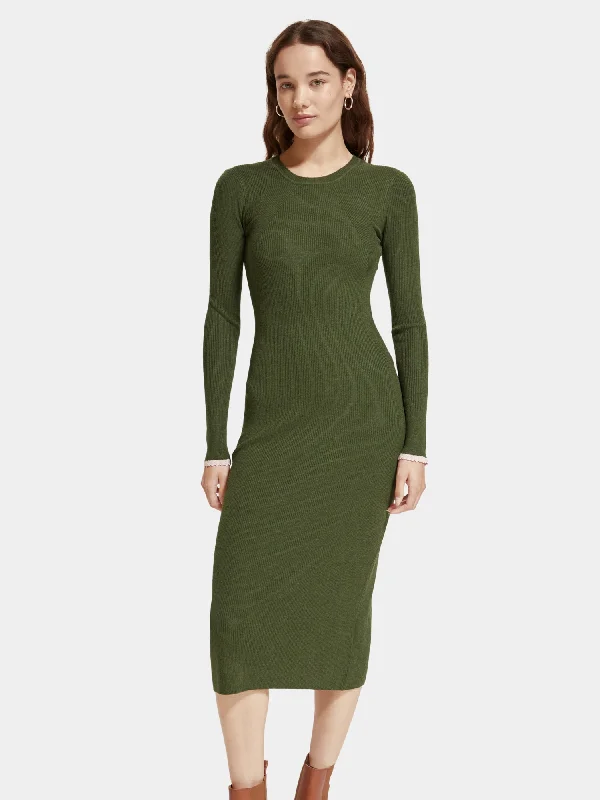 Ruffled Women Dress with Multiple Layers for a Playful and Girly StyleLong sleeved rib knitted midi dress