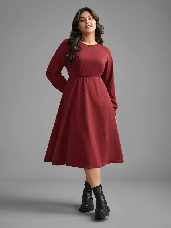 V - Neck Women's Ribbed Sweater Dresses with Belt for a Defined WaistSolid Round Neck Midi Knit Dress