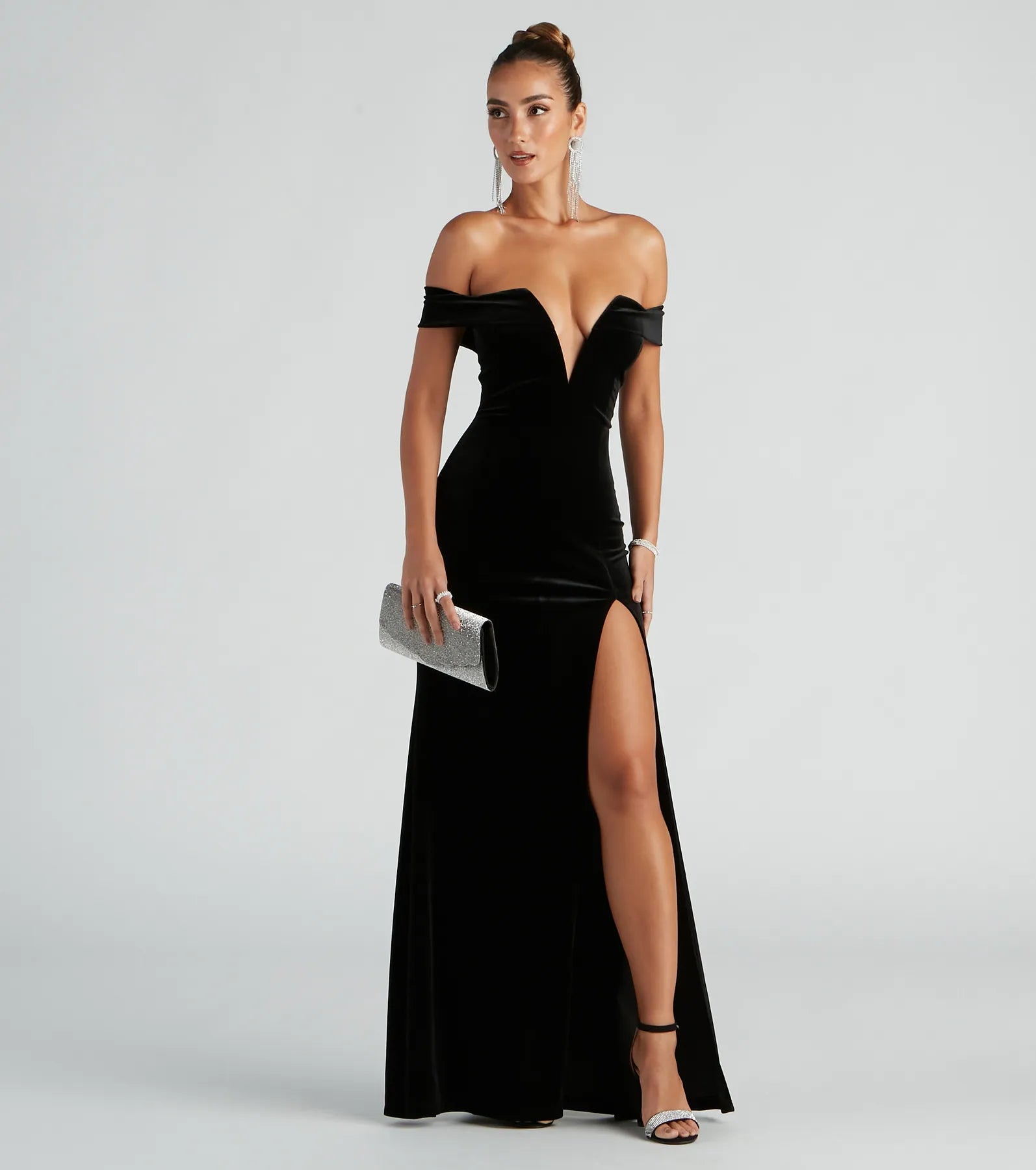 Maxi dresses with pocket details for added functionalityKerri Formal Velvet Mermaid Dress