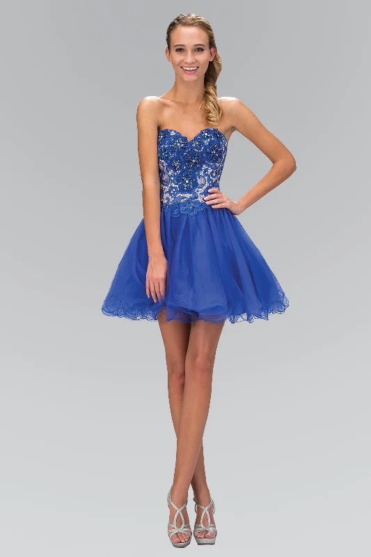 Cocktail dresses with a cut - out detail and a body - con fitHomecoming Short Prom Dress