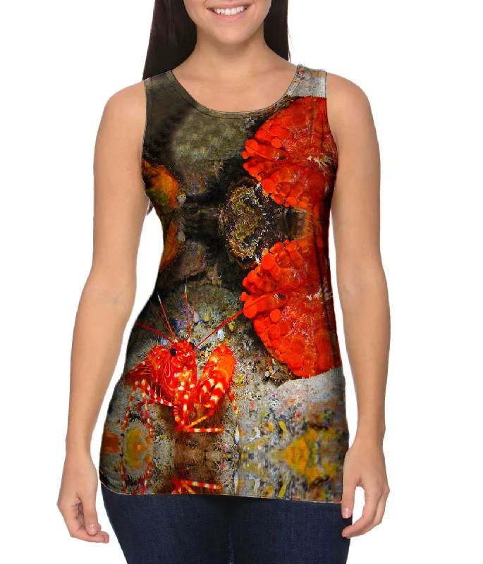 Women's Spaghetti Strap Tank Tops with Geometric PatternsRed Shrimp At The Ready Underwater